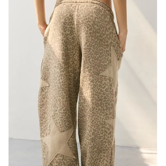 Urban Outfitters Star Patterned Tan Joggers - Picture 3 of 5